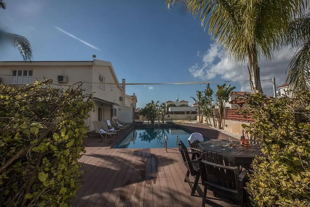 Villa Magusta - Modern 4 Bedroom Ayia Thekla Villa With Pool - Close To The Beach Ayia Napa