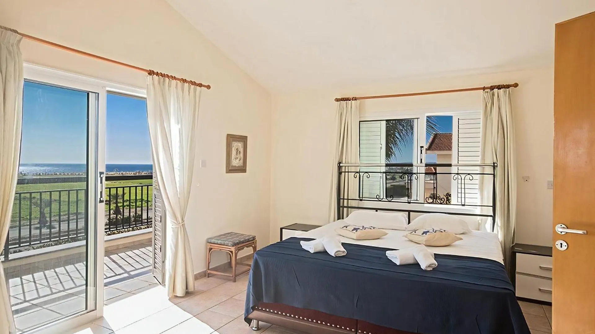 Villa Magusta - Modern 4 Bedroom Ayia Thekla Villa With Pool - Close To The Beach Ayia Napa Cyprus