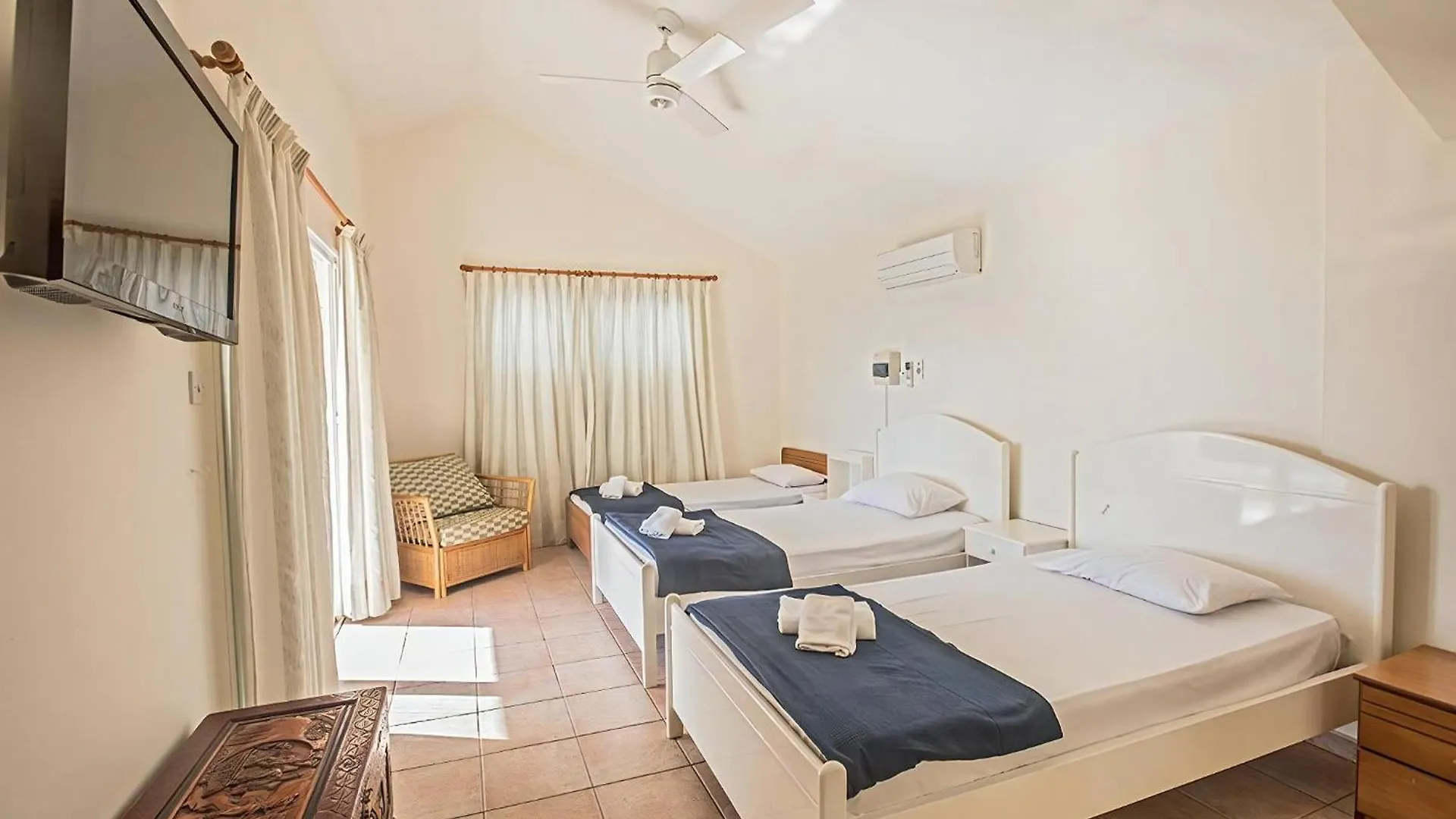 Villa Magusta - Modern 4 Bedroom Ayia Thekla Villa With Pool - Close To The Beach Ayia Napa Cyprus